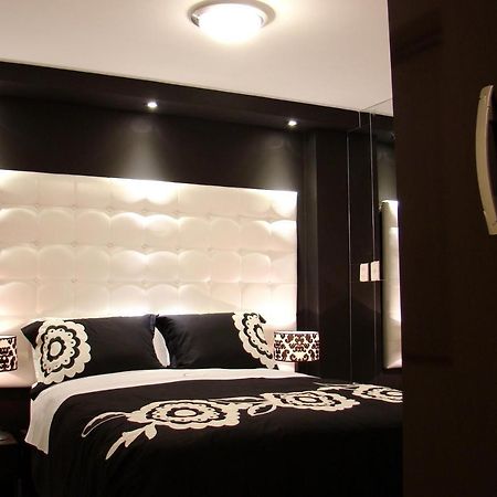 Hostal Media Luna Trujillo Zewnętrze zdjęcie