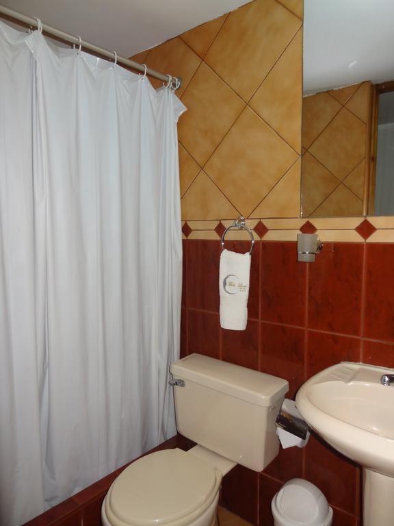 Hostal Media Luna Trujillo Pokój zdjęcie