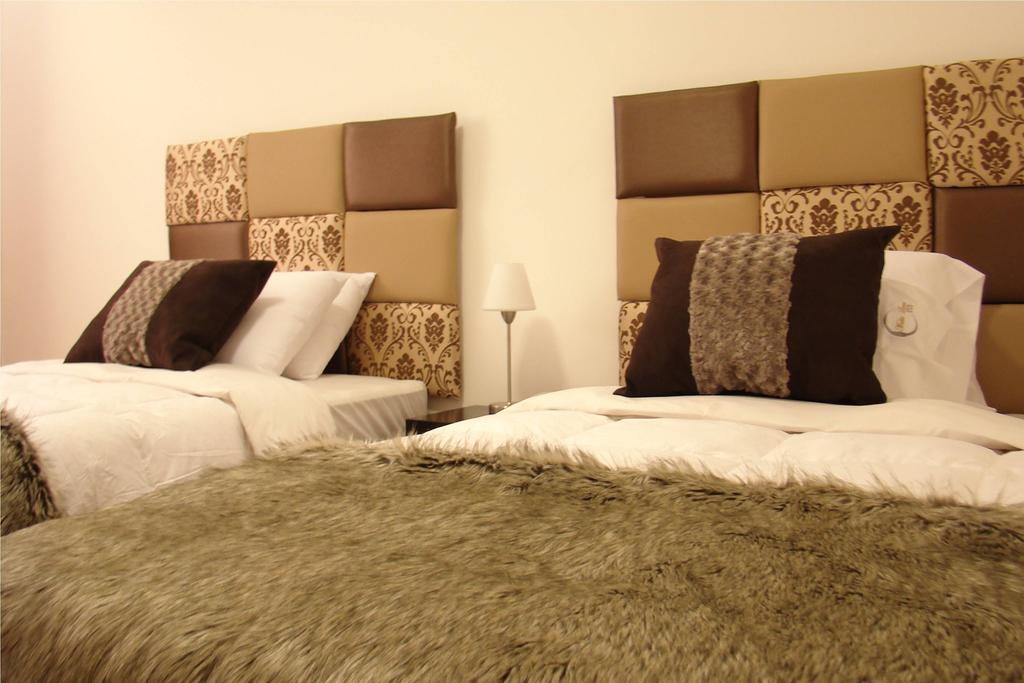 Hostal Media Luna Trujillo Zewnętrze zdjęcie