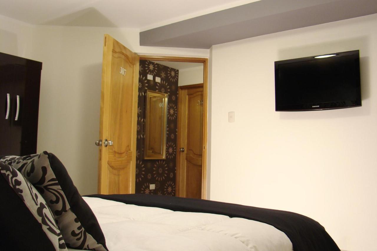 Hostal Media Luna Trujillo Zewnętrze zdjęcie